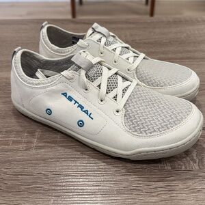 Astral women’s Loyaks NEW